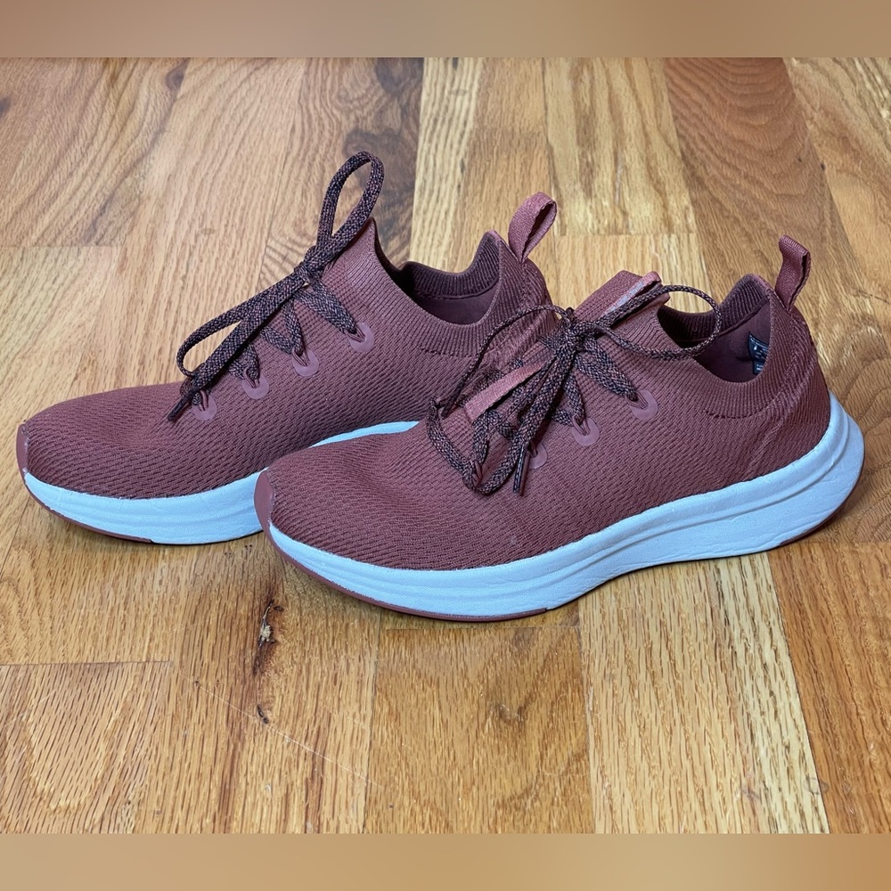 REI Co-Op sneakers size 7 1/2